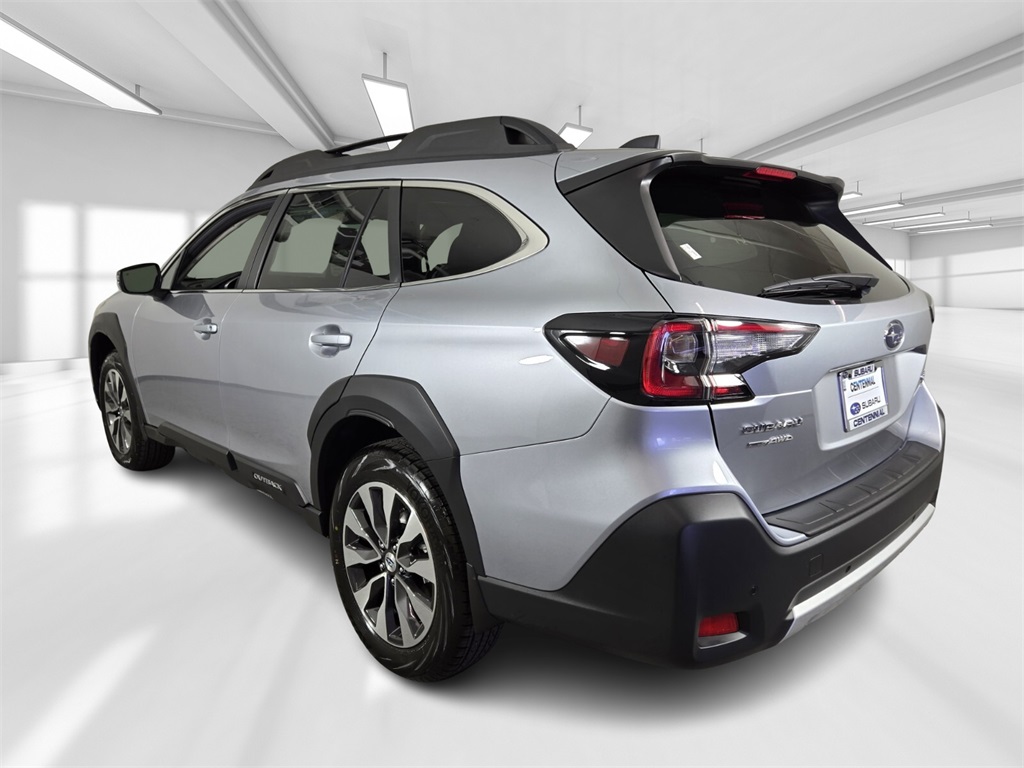 2025 Subaru Outback Limited XT photo 3