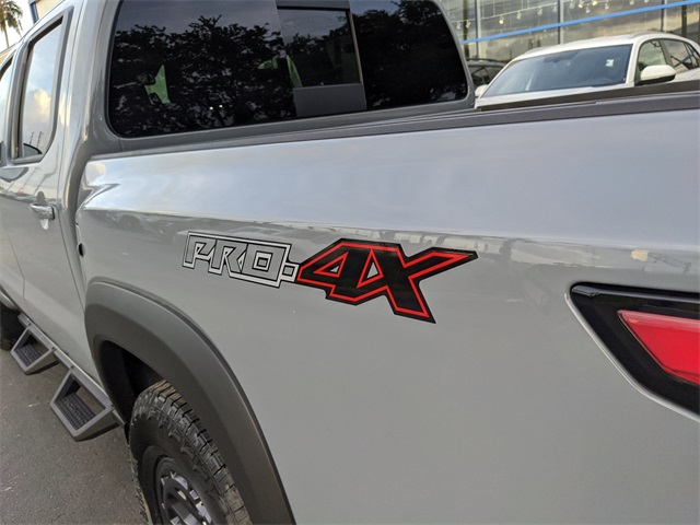 2025 Nissan Frontier PRO-4X photo 8