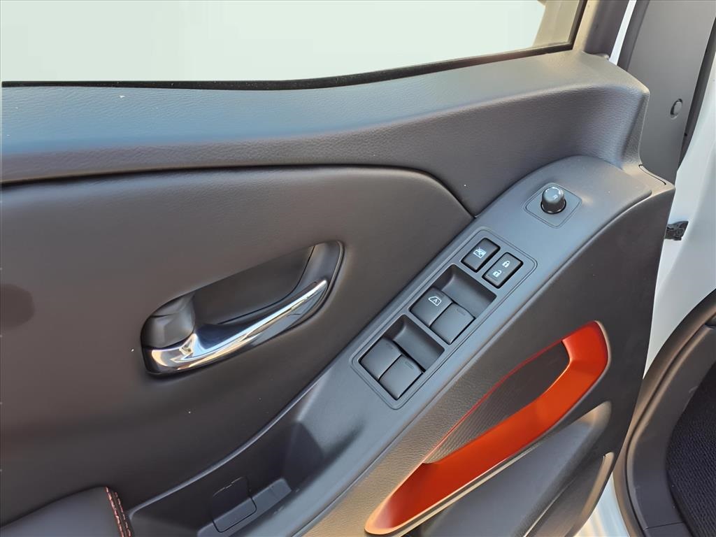 2025 Nissan Frontier PRO-4X photo 14