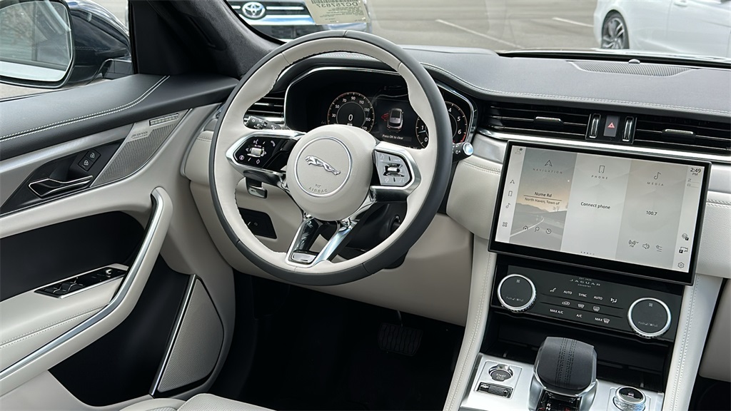 2026 Jaguar F-PACE P250 R-Dynamic S photo 26