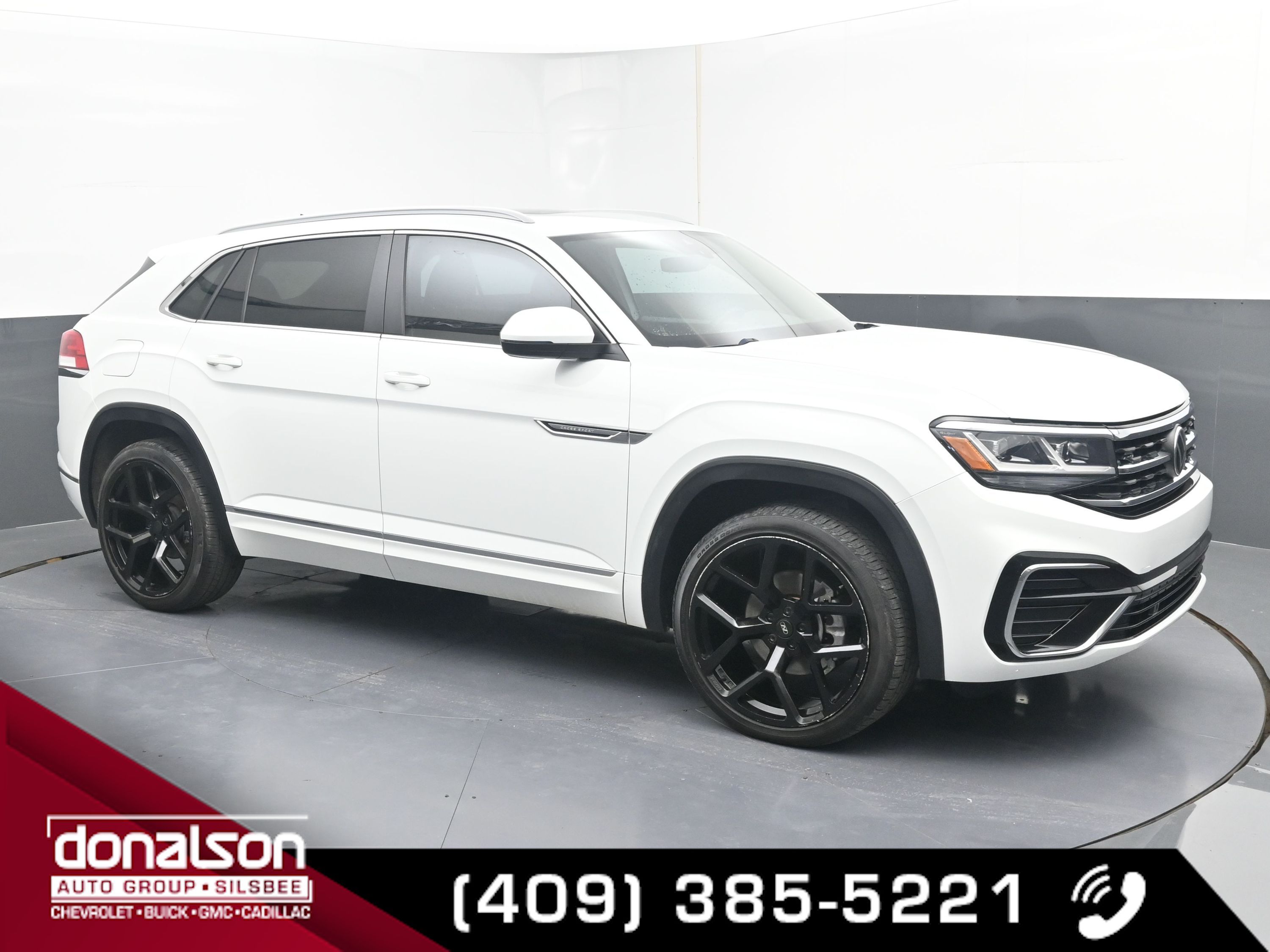 2020 Volkswagen Atlas Cross Sport SEL R-Line's photo