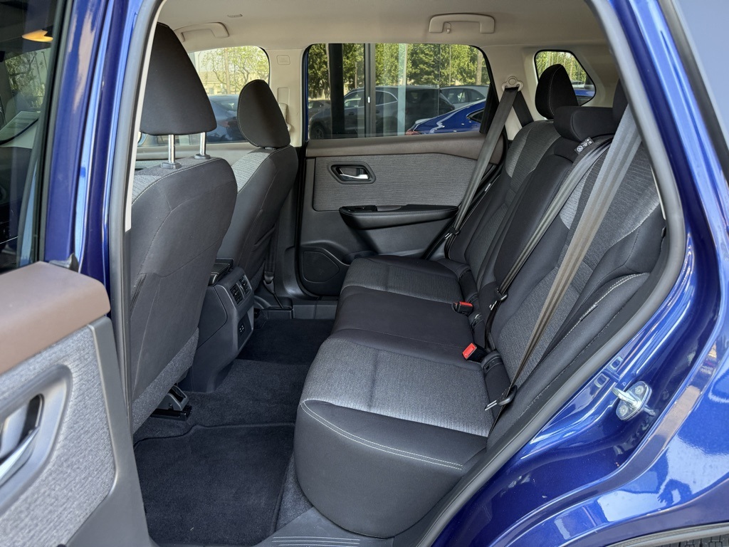 2023 Nissan Rogue SV photo 20