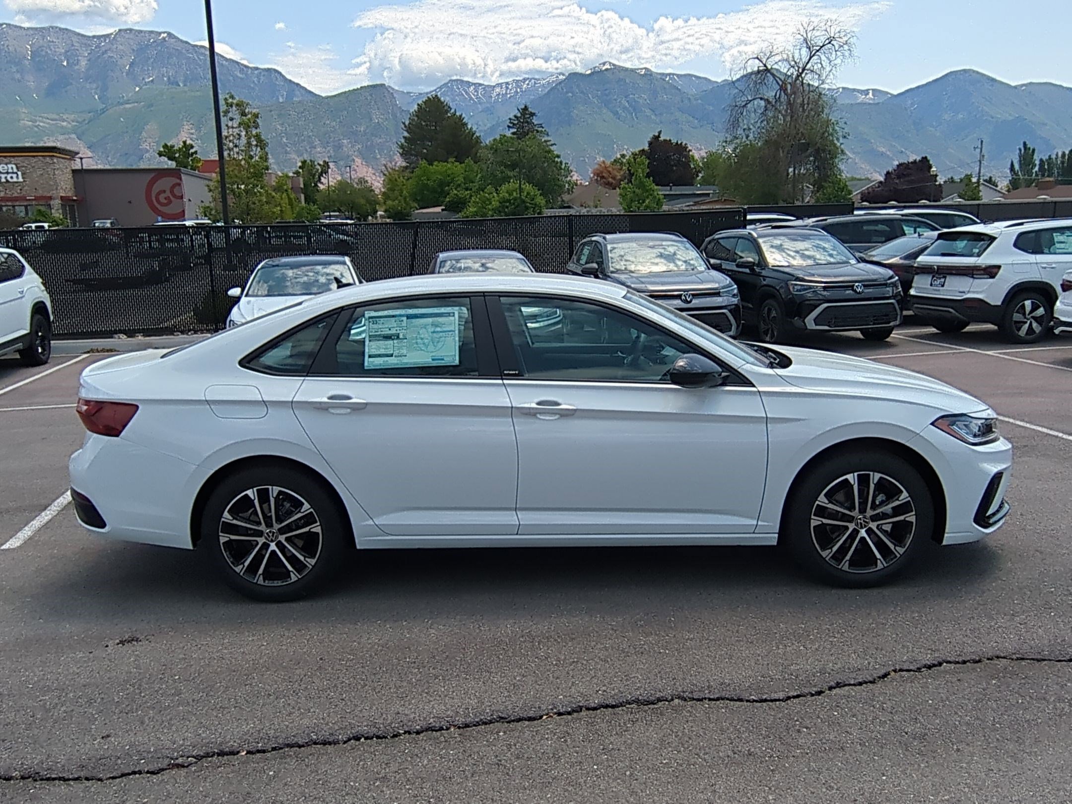 2025 Volkswagen Jetta Sport photo 2