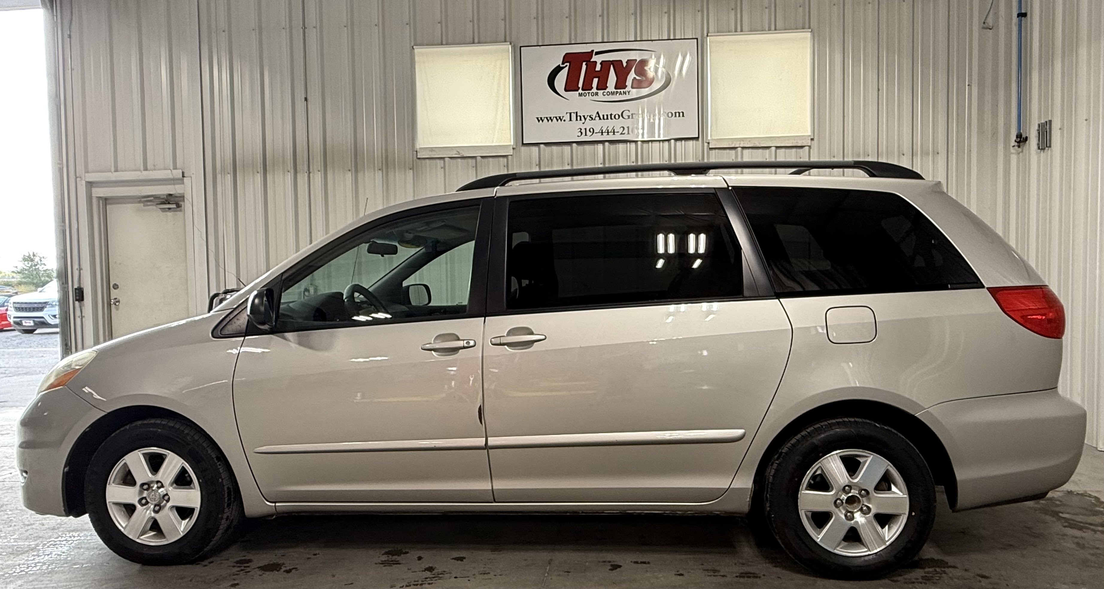 2008 Toyota Sienna LE photo 6