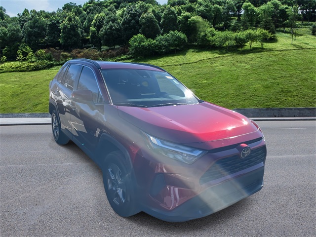 2023 Toyota RAV4 XLE's photo