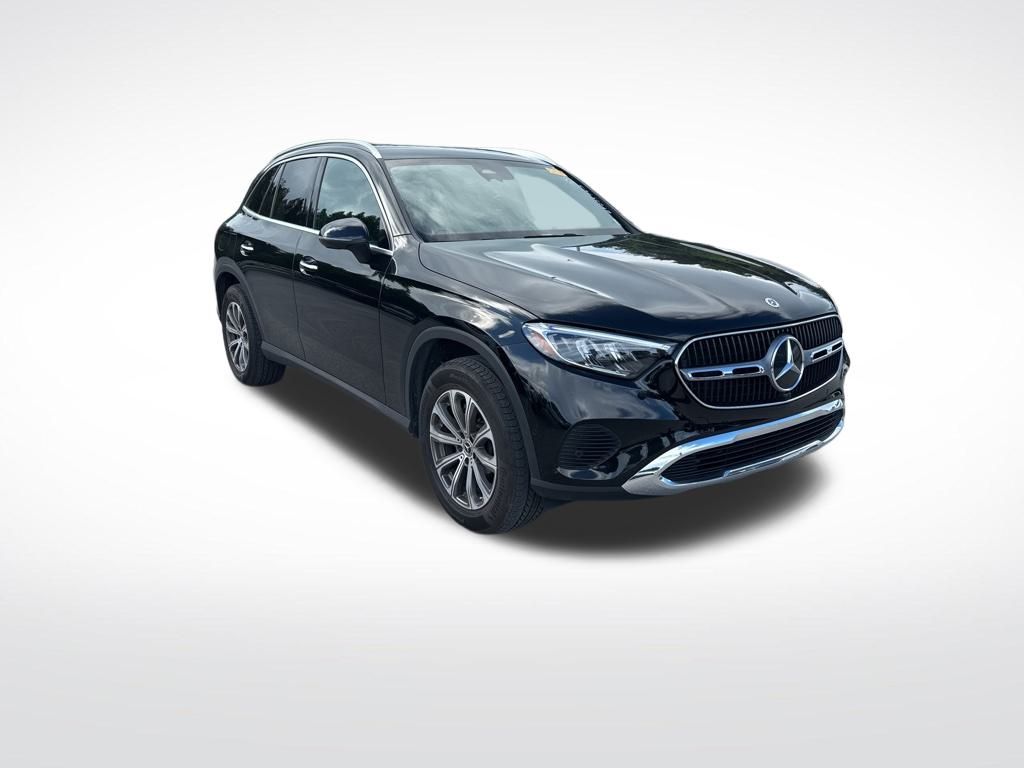 2024 Mercedes Benz GLC 300 4MATIC photo 3