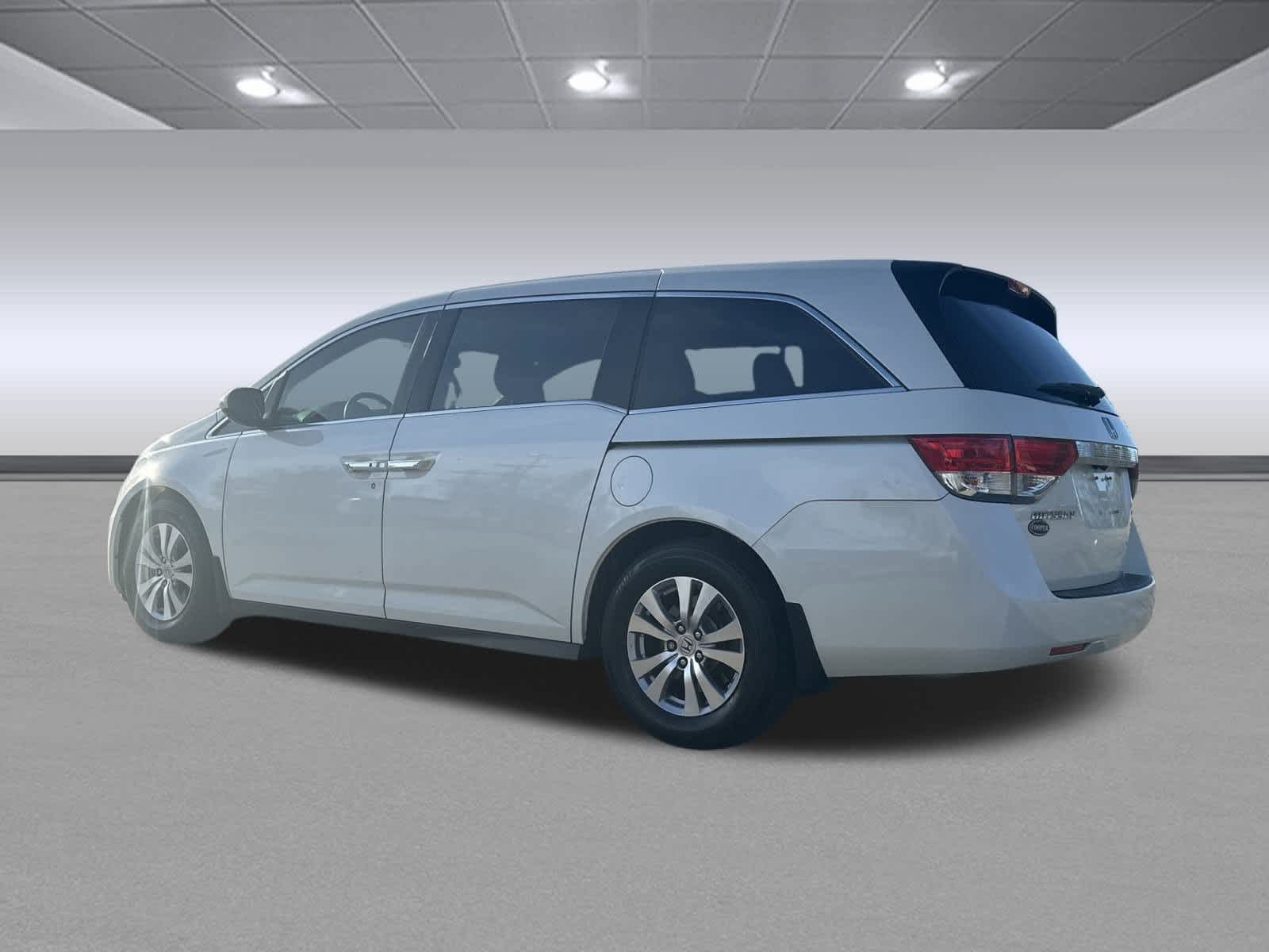 2016 Honda Odyssey SE photo 4