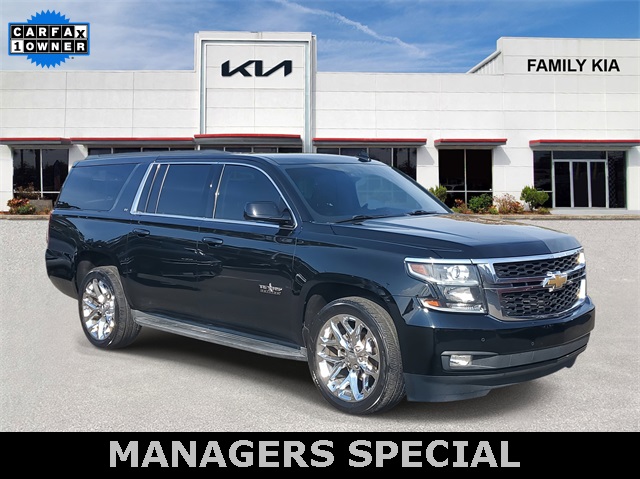 2016 Chevrolet Suburban LT's photo