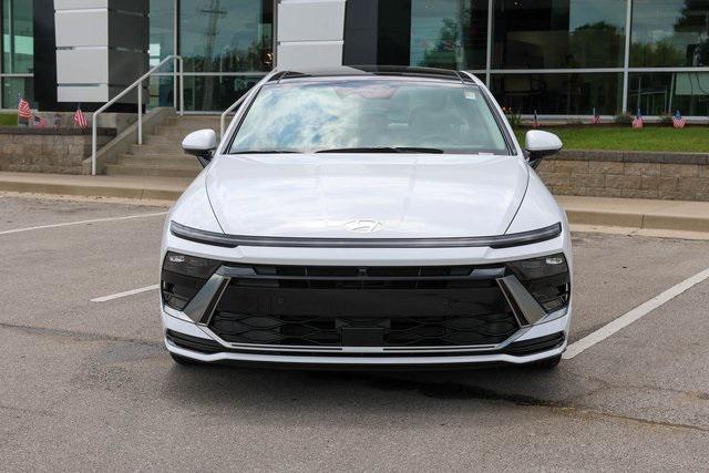 New 2025 White Hyundai Limited image 2