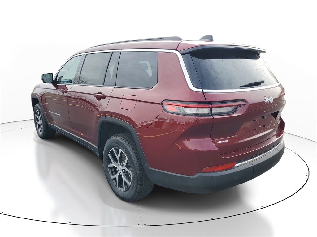 2025 Jeep Grand Cherokee Limited photo 3