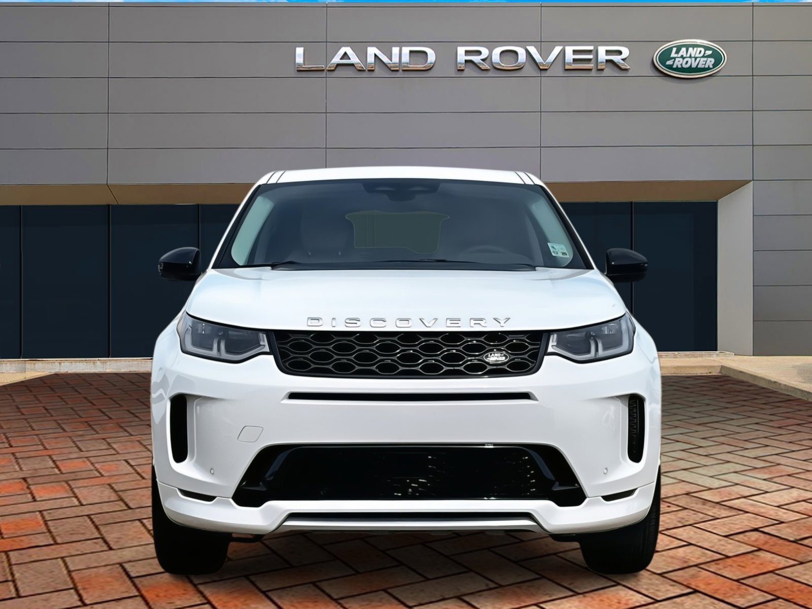 2025 Land Rover Discovery Sport S photo 3