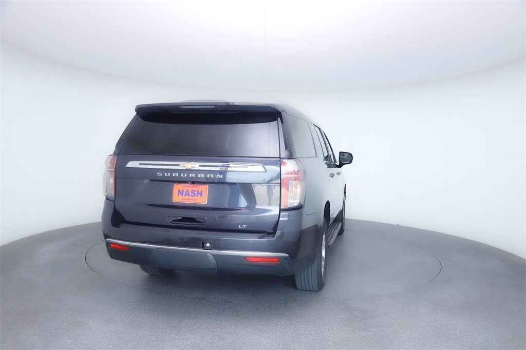 2023 Chevrolet Suburban LT photo 6