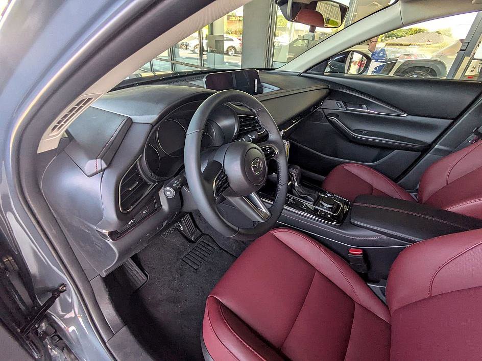 2025 Mazda CX-30 2.5 S Carbon photo 12