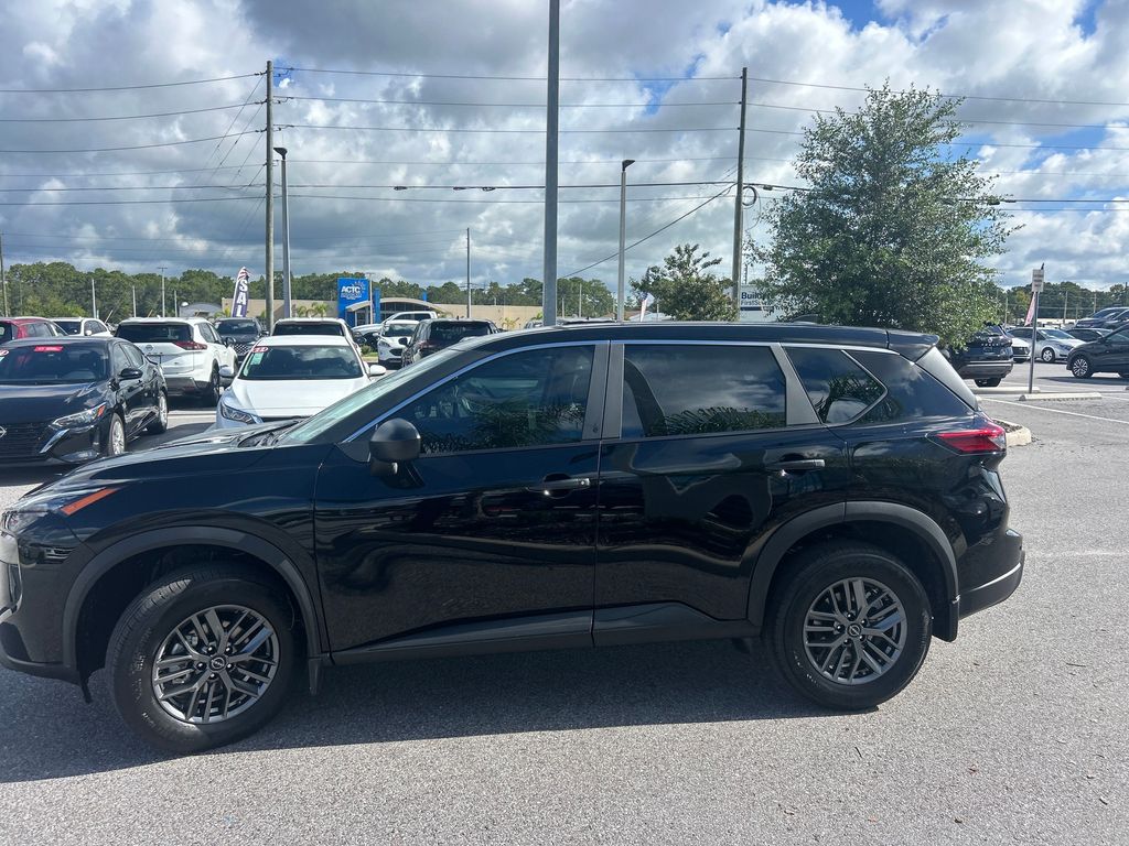 2026 Nissan Rogue S photo 3