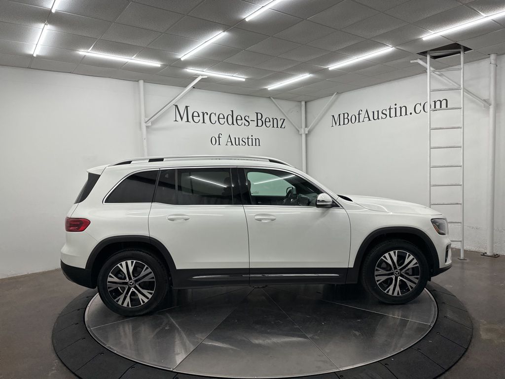 2025 Mercedes Benz GLB 250 photo 8