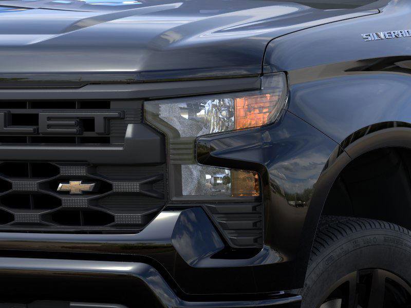 2025 Chevrolet Silverado 1500 Custom photo 11