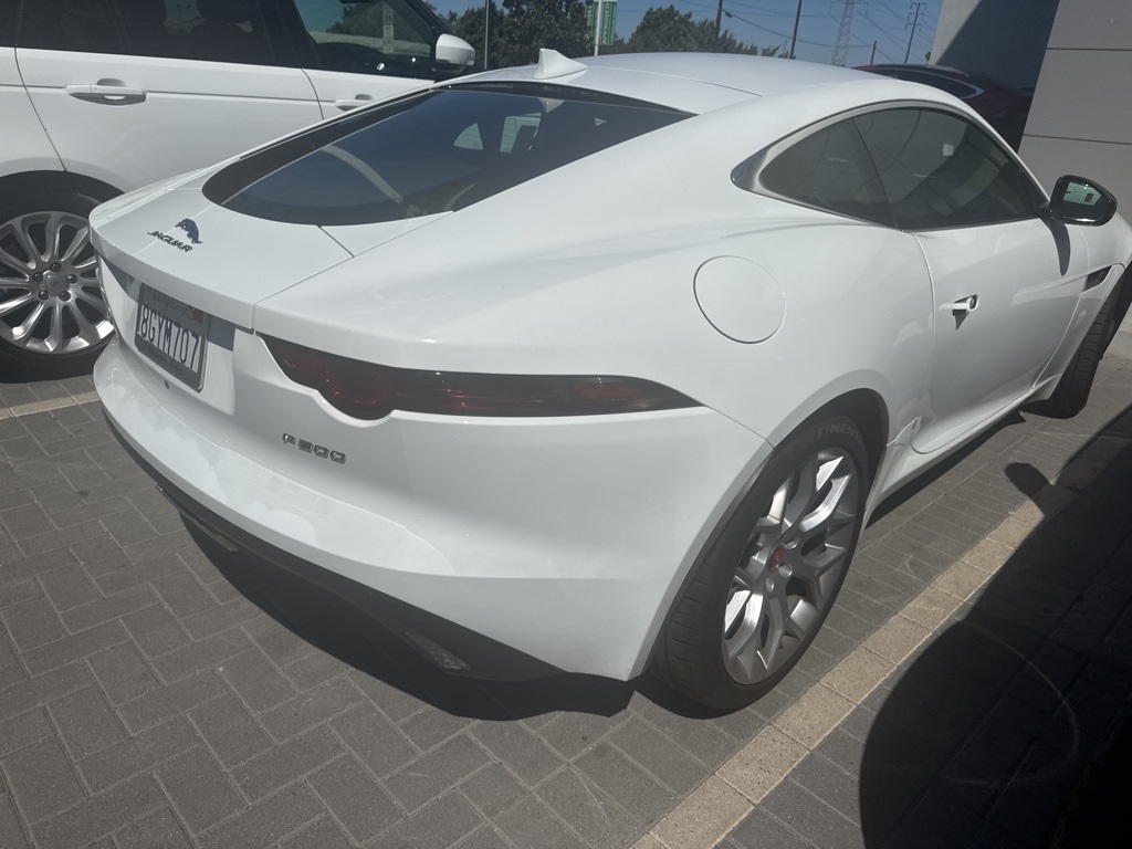 2019 Jaguar F-TYPE P300 photo 4