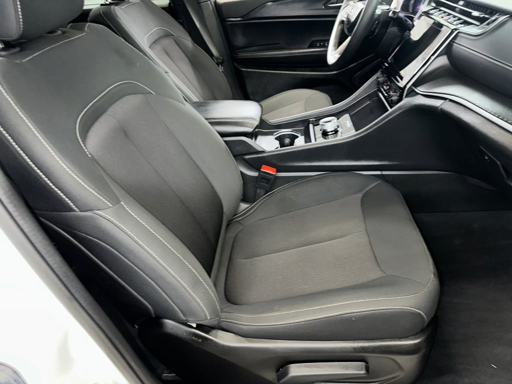 2024 Jeep Grand Cherokee Laredo X photo 30
