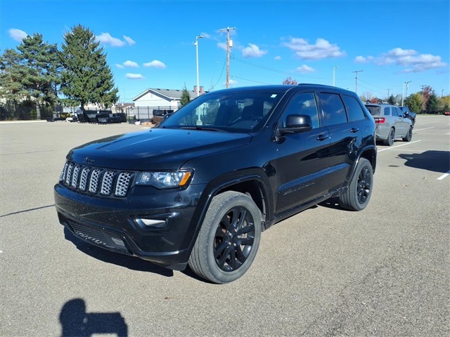 2019 Jeep Grand Cherokee Altitude's photo