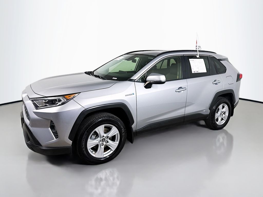 2019 Toyota RAV4 Hybrid XLE photo 3