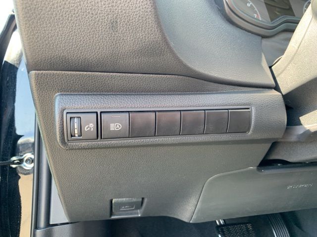 2023 Toyota Corolla LE photo 13