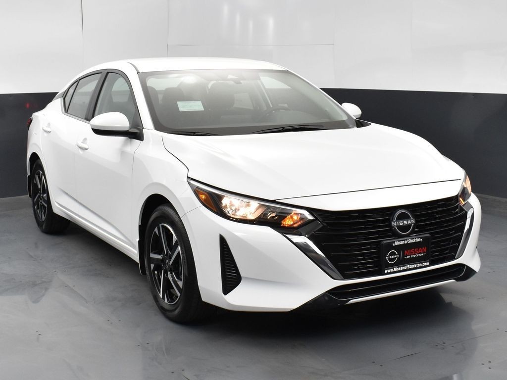 2025 Nissan Sentra SV's photo