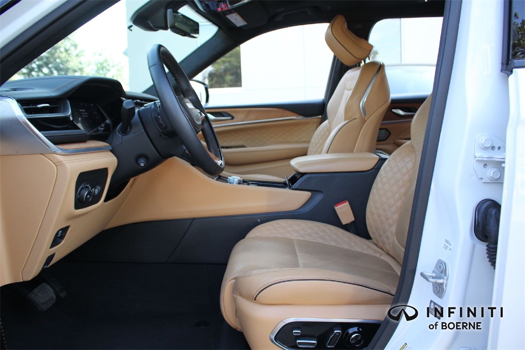 2023 Jeep Grand Cherokee L Summit Reserve photo 7