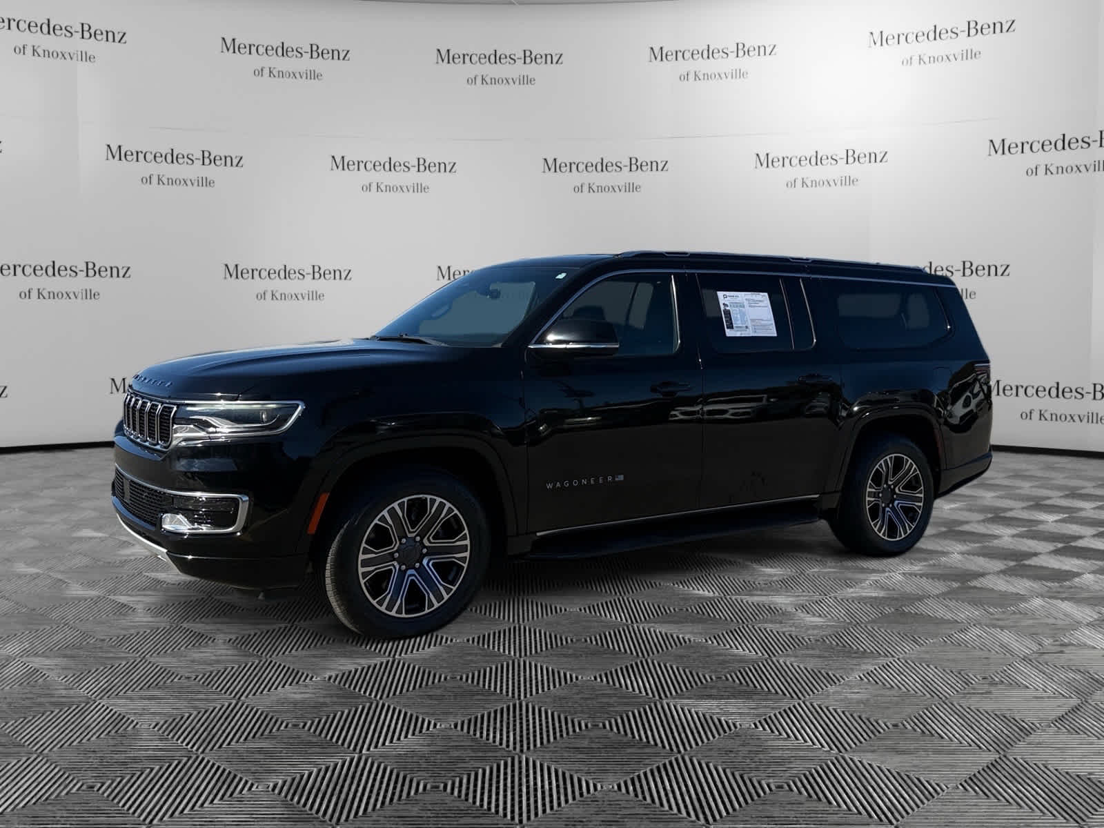 2023 Jeep Wagoneer L Series II's photo