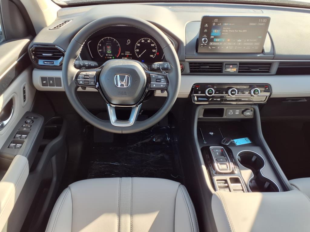 2025 Honda Pilot EX-L photo 3