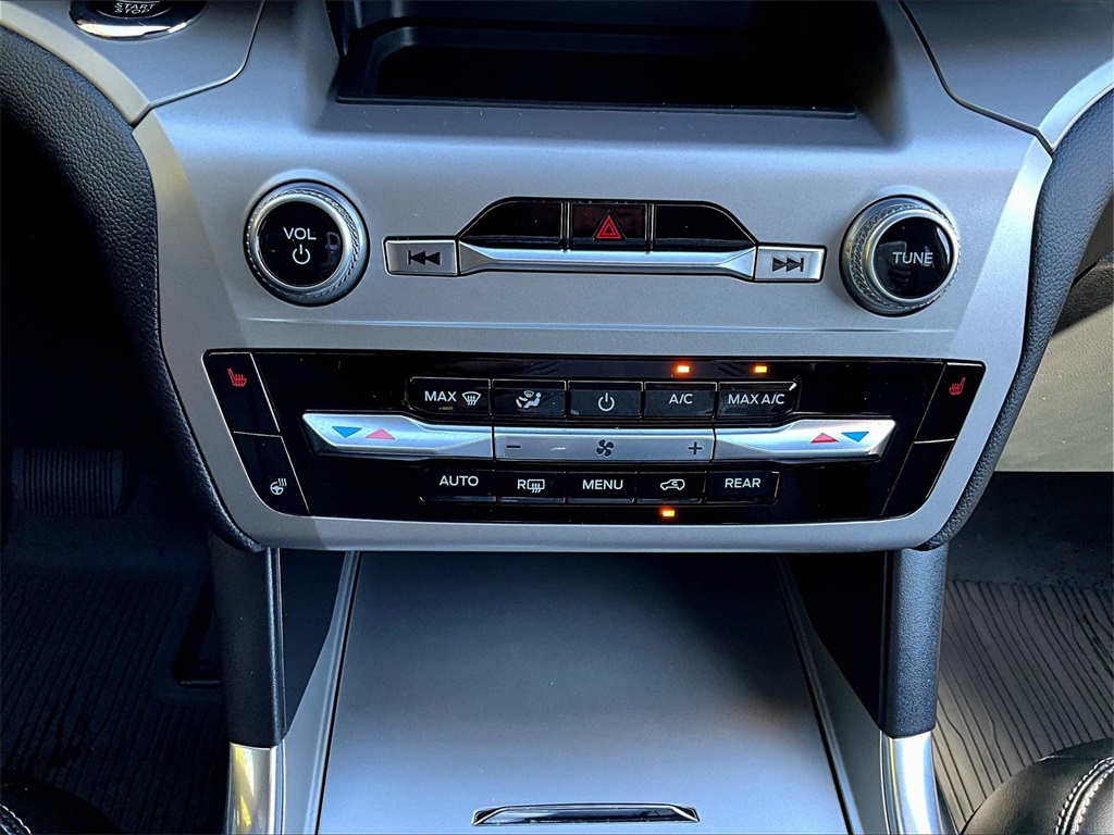 2022 Ford Explorer XLT photo 27