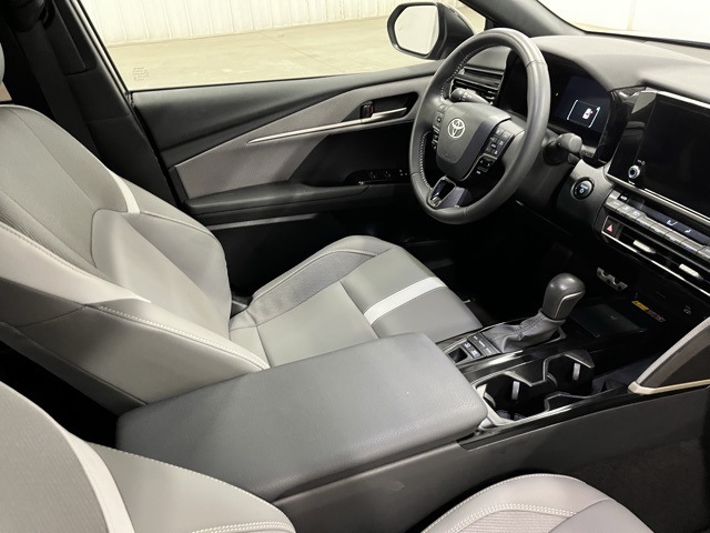 2025 Toyota Camry SE photo 19