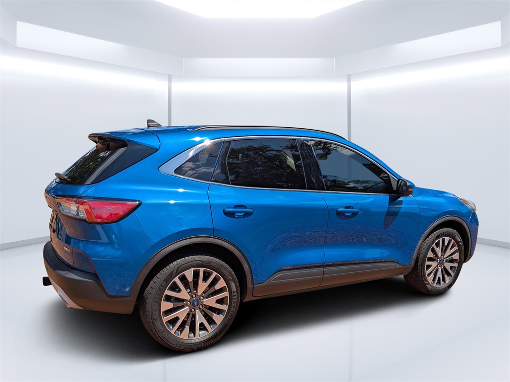 2020 Ford Escape Titanium photo 3