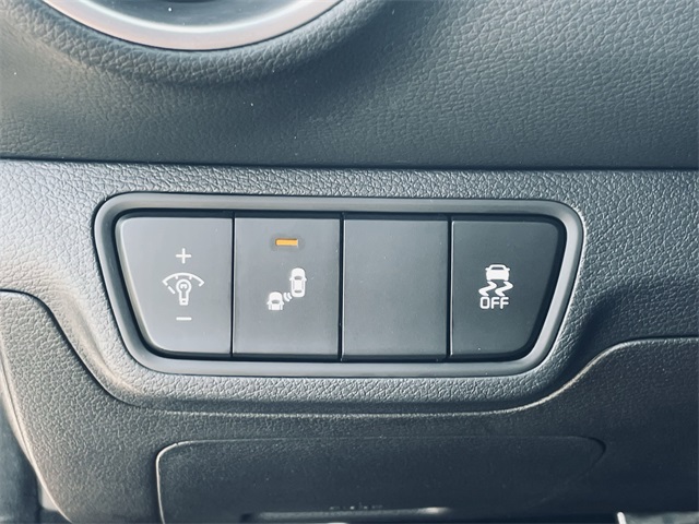 2022 Kia Forte GT-Line photo 10