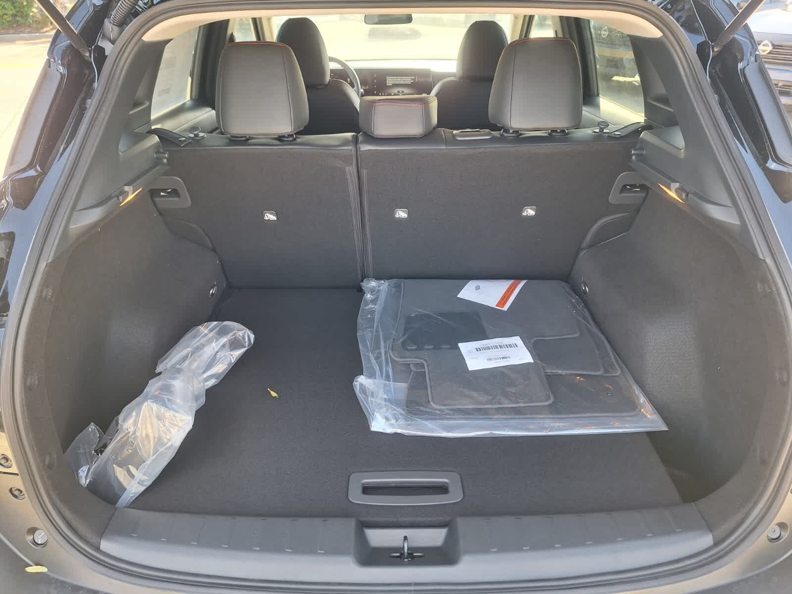 2026 Nissan Kicks SR photo 23