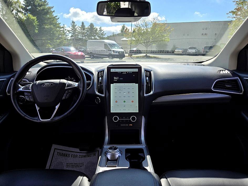 2021 Ford Edge SEL photo 11