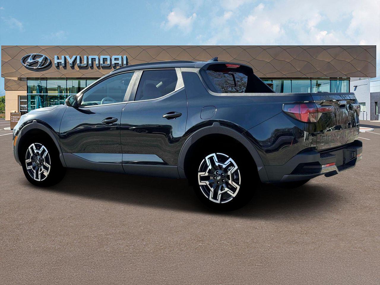 2025 Hyundai Santa Cruz Limited photo 2
