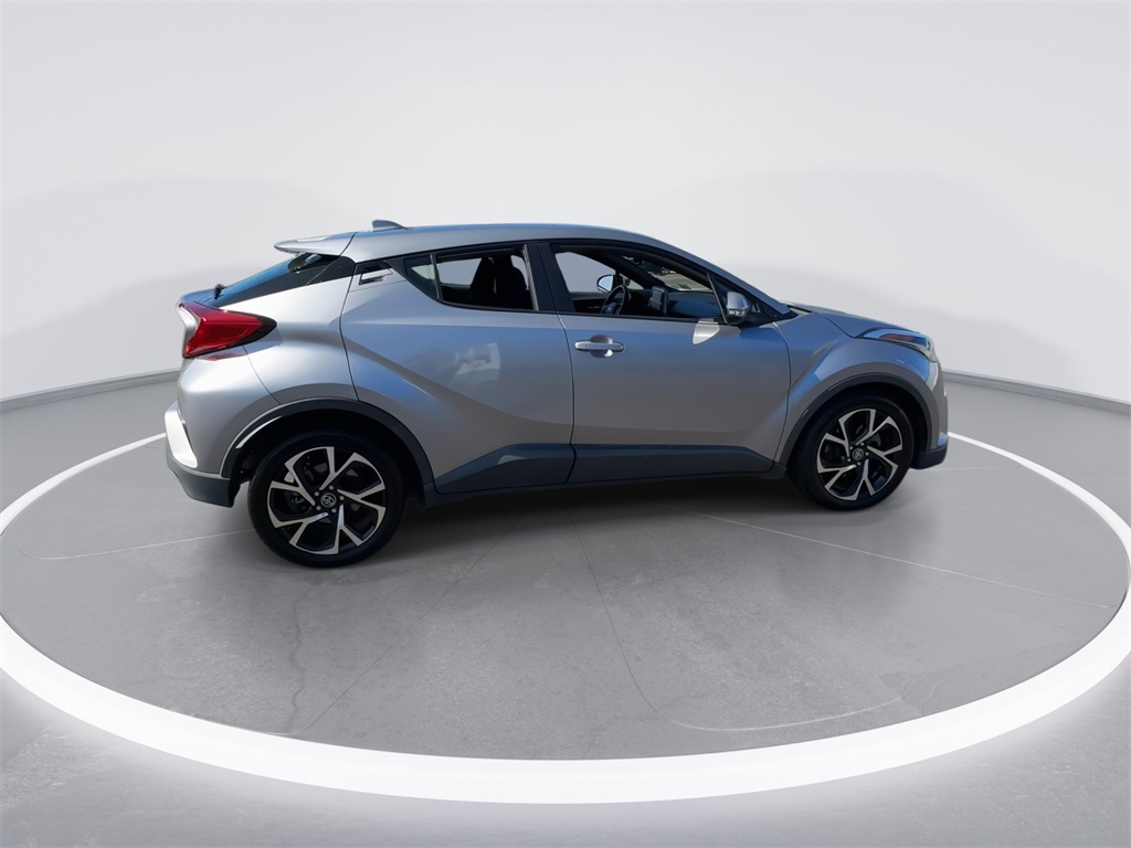 2019 Toyota C-HR XLE photo 15