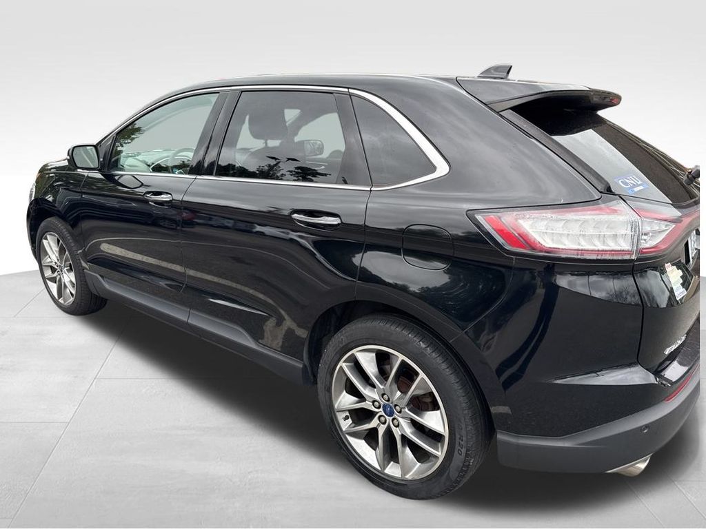 2016 Ford Edge Titanium photo 2