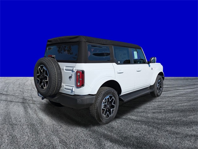 2025 Ford Bronco Outer Banks photo 4