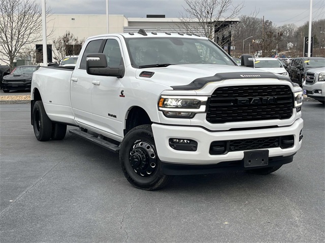 2023 RAM Ram 3500 Pickup Big Horn's photo