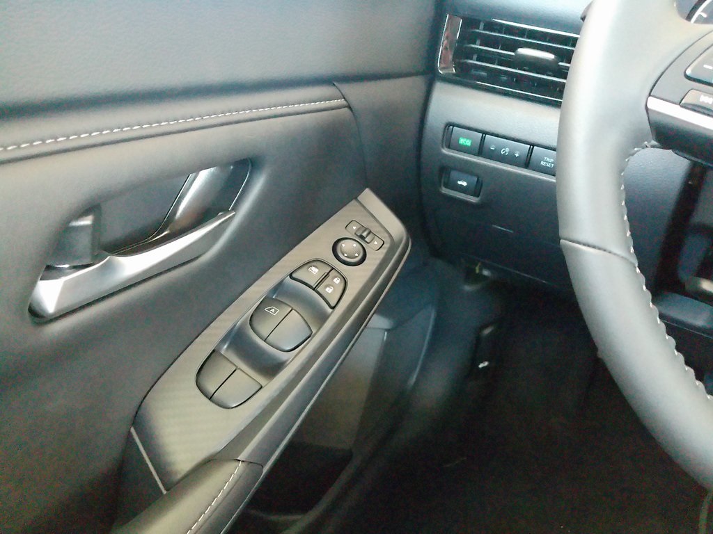 2025 Nissan Sentra SV photo 35