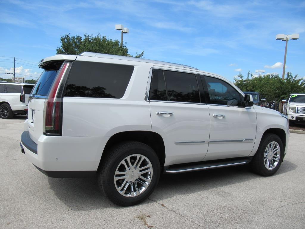2018 Cadillac Escalade Base photo 5