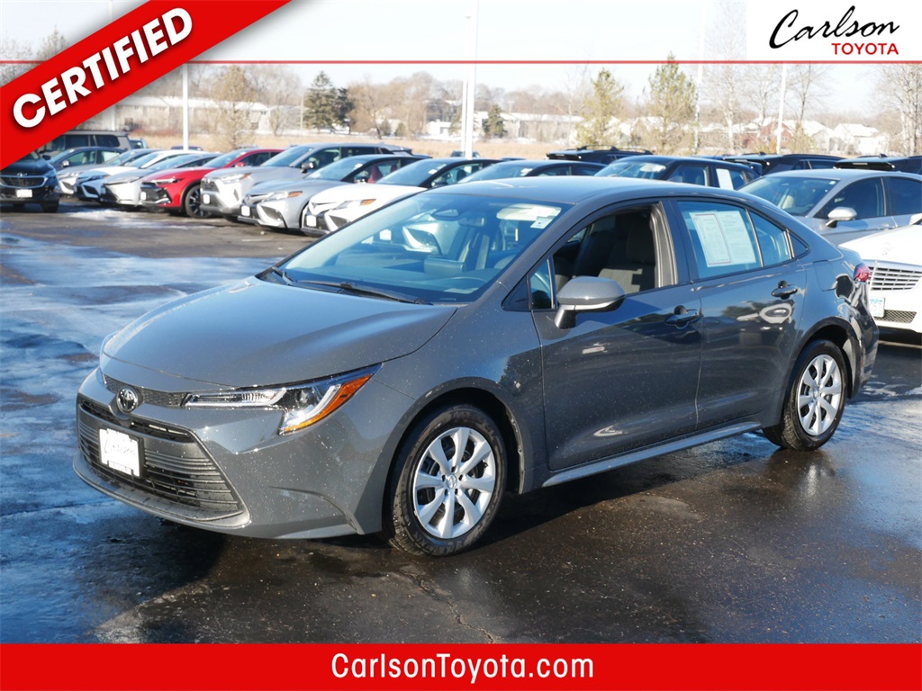 2024 Toyota Corolla LE's photo