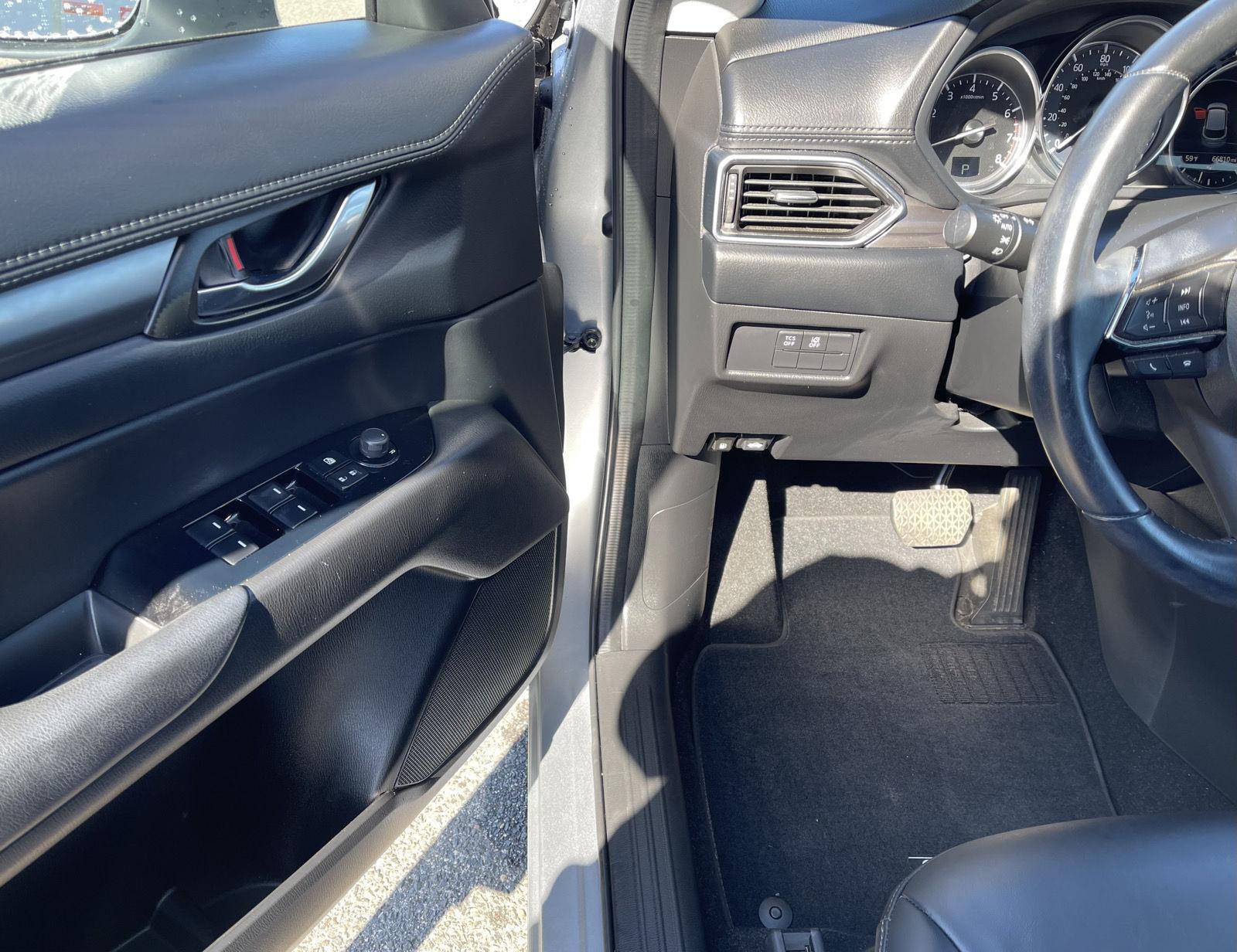 2018 Mazda CX-5 Touring photo 2