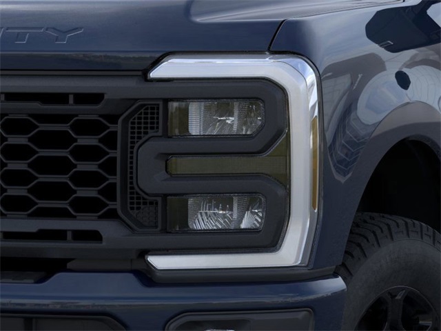 2025 Ford F-350 photo 16