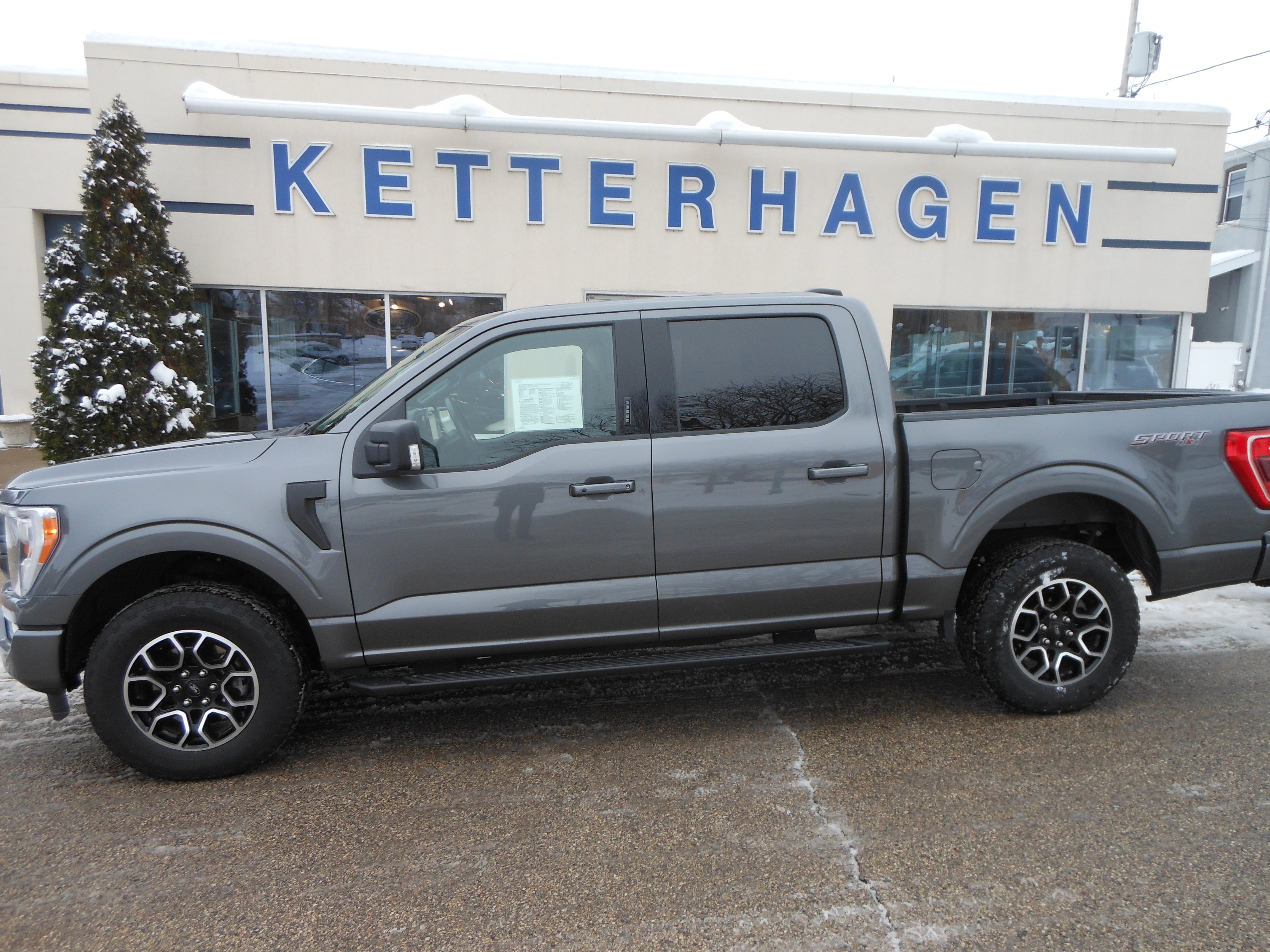 2022 Ford F-150 XLT's photo