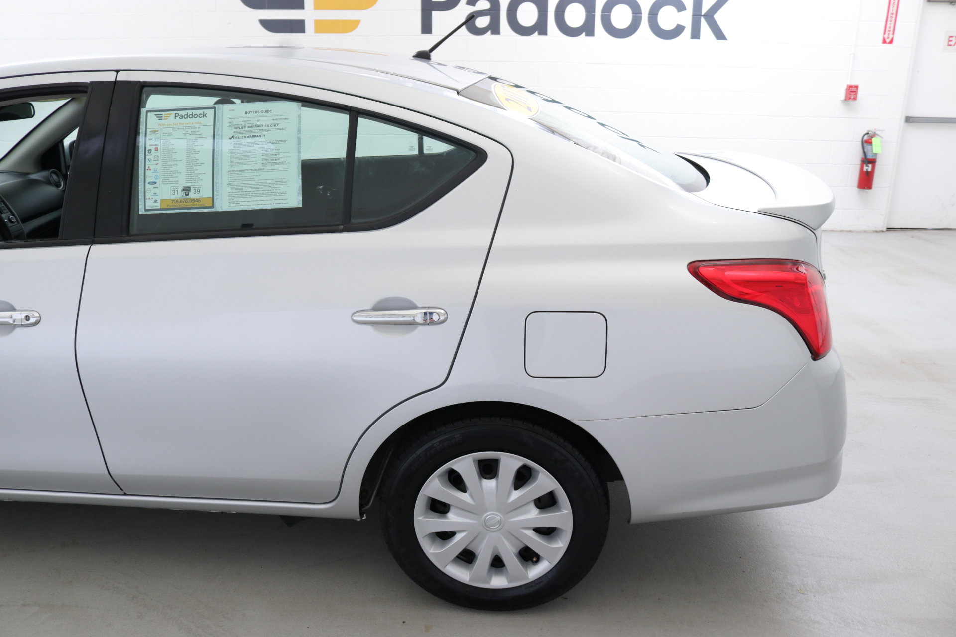 2017 Nissan Versa Sedan SV photo 5