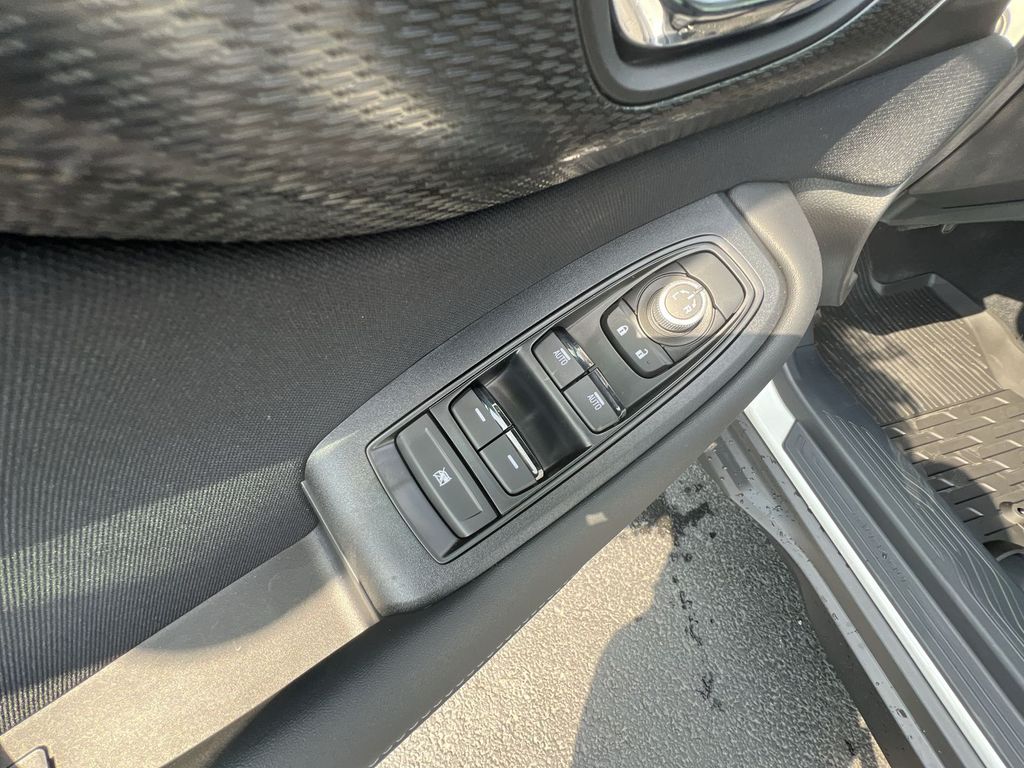 2025 Subaru Outback Premium photo 19