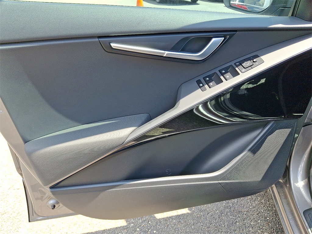 2025 Kia Niro Plug-In Hybrid EX photo 12