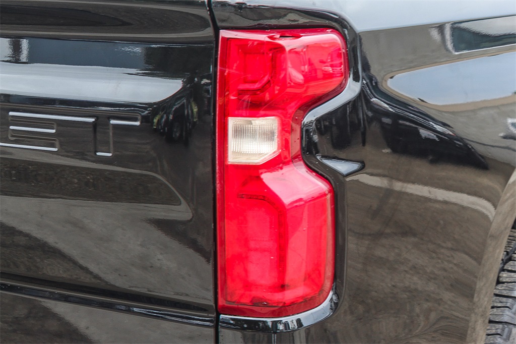 2020 Chevrolet Silverado 1500 Custom photo 5
